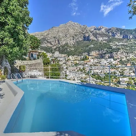 Sleeps 8 Pool Air Con Vila
