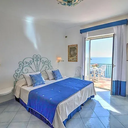 Sleeps 8 Pool Air Con * Positano