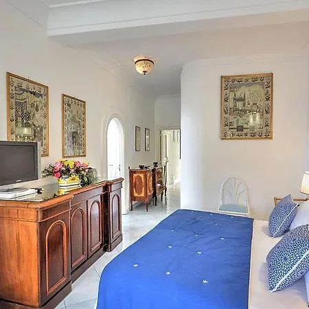 Sleeps 8 Pool Air Con Vila *
