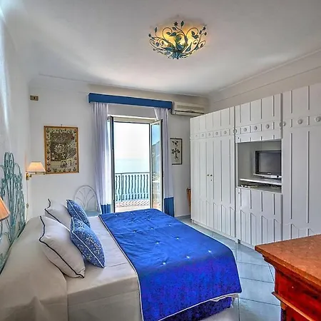 Sleeps 8 Pool Air Con Vila