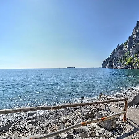 Sleeps 8 Pool Air Con Positano