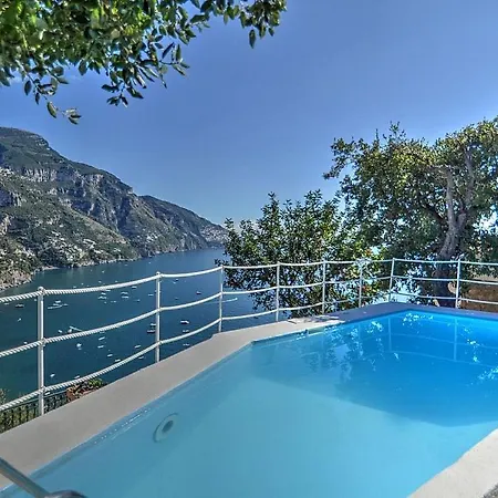Vila Sleeps 8 Pool Air Con