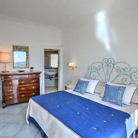Villa Sleeps 8 Pool Air Con *